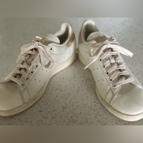 Women’s Adidas, Stan Smith, orange Bliss with metallic shoes size 8 floor sample - Picture 4 of 7